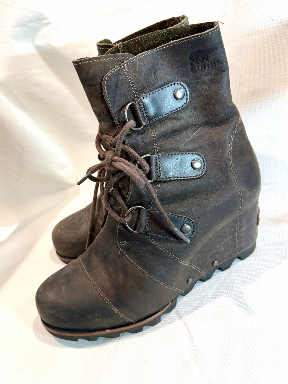 Sorel Joan of Arctic Dark Brown Leather Wedge Lace-Up Ankle Boots